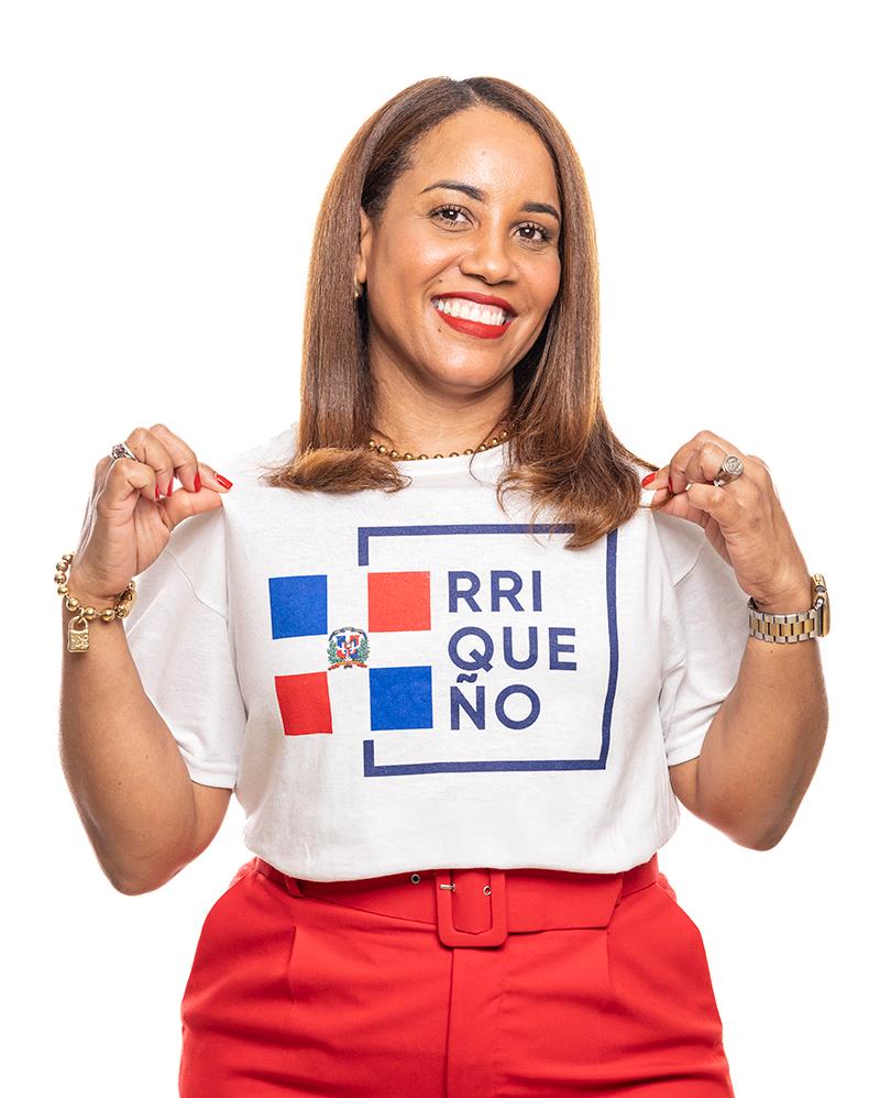 Woman wearing RRIQUEÑO T-shirt